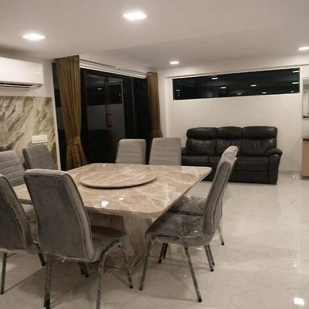 Stayhaven Starmount 4Bhk & Pool Mumbai Ngoại thất bức ảnh