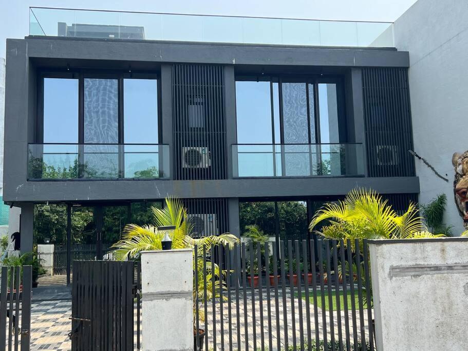 Stayhaven Starmount 4Bhk & Pool Mumbai Ngoại thất bức ảnh