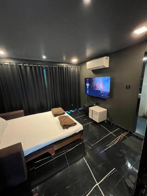 Stayhaven Starmount 4Bhk & Pool Mumbai Ngoại thất bức ảnh