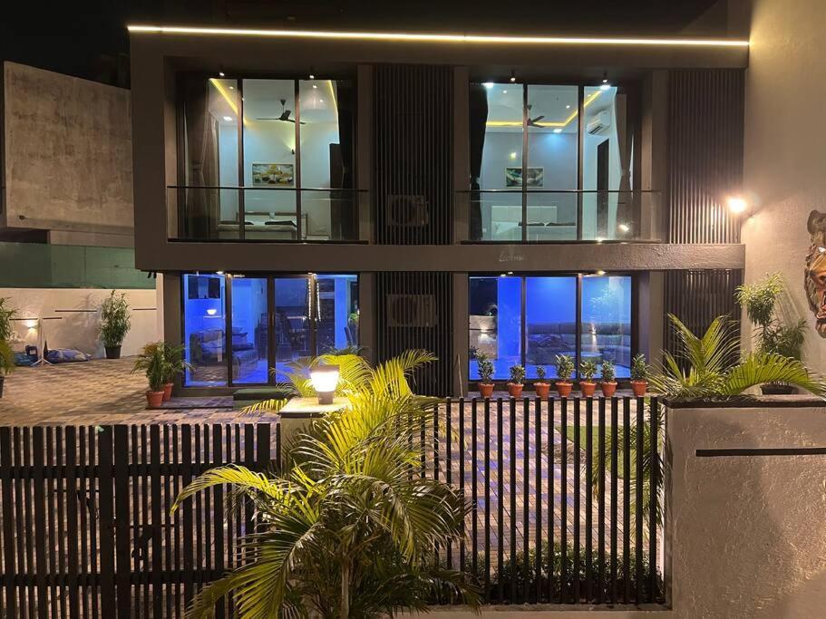 Stayhaven Starmount 4Bhk & Pool Mumbai Ngoại thất bức ảnh