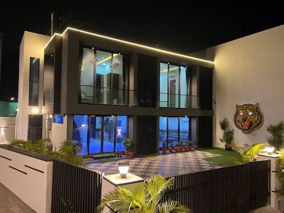 Stayhaven Starmount 4Bhk & Pool Mumbai Ngoại thất bức ảnh